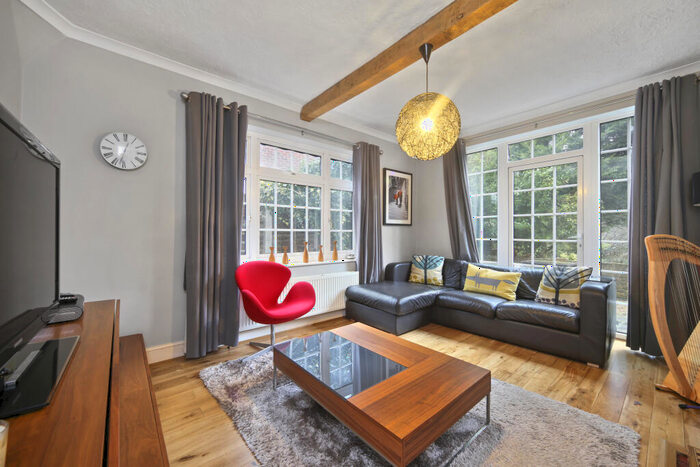 4 Bedroom Detached House To Rent In Brooklands Road, Weybridge, KT13