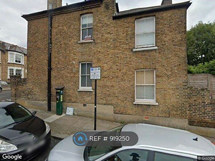 2 Bedroom Flat To Rent In Marcus Street, London, SW18