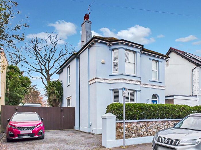 5 Bedroom Detached House For Sale In Madeira Avenue, Worthing, BN11