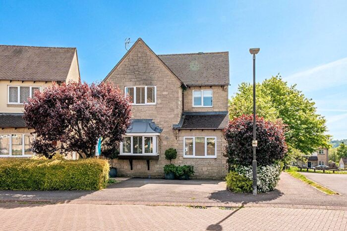 4 Bedroom Detached House For Sale In Lark Rise, Chalford, Stroud, GL6