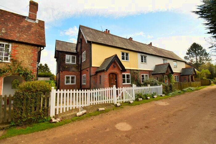 3 Bedroom Cottage For Sale In Back Lane, Godden Green, Sevenoaks, TN15