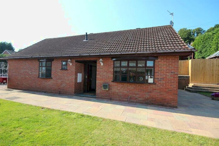 2 Bedroom Detached Bungalow To Rent In Colley Lane, Halesowen, B63