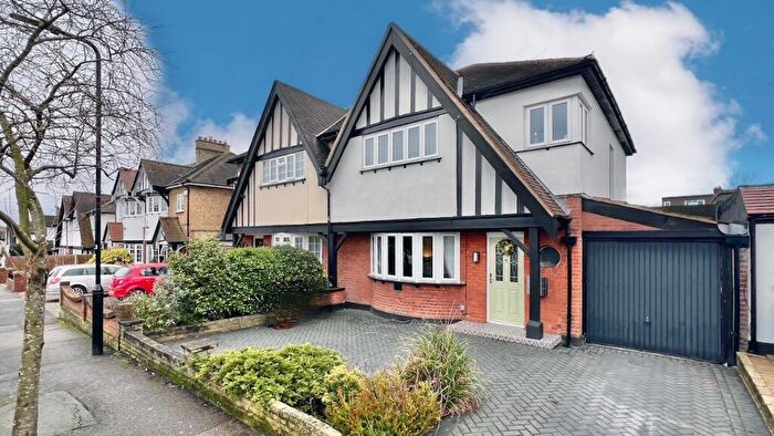 3 Bedroom Semi Detached House For Sale In Essex Road, Chingford, E4
