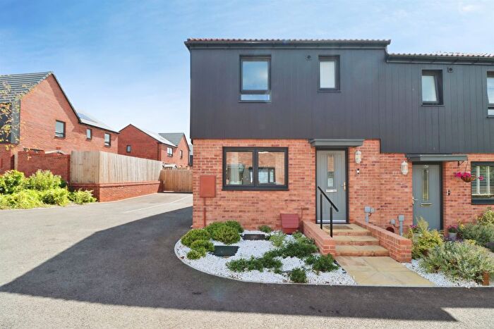 3 Bedroom Semi-Detached House For Sale In Hutchinson Road, Yate, Bristol, BS37