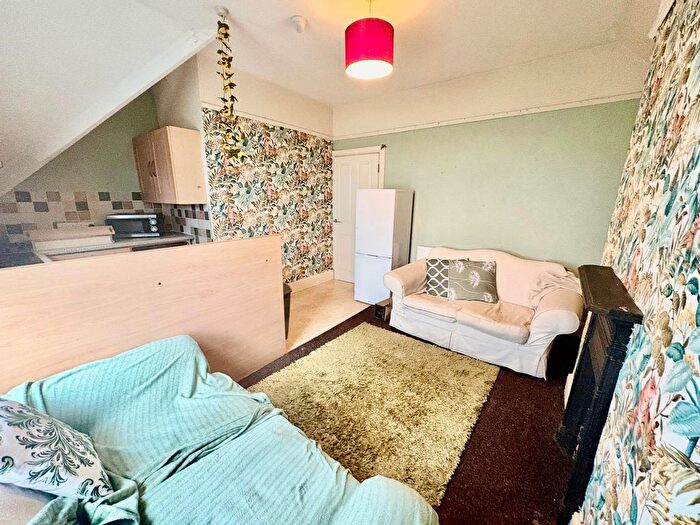 2 Bedroom Property To Rent In Fishpond Drive, Nottingham, NG7