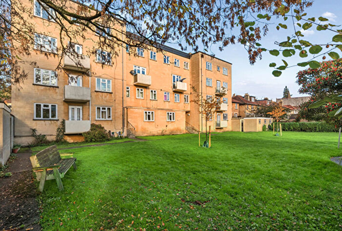 2 Bedroom Apartment For Sale In Bathwick, Bath, Somerset, BA2