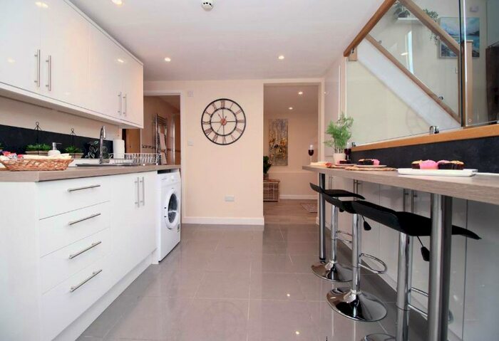 2 Bedroom Serviced Apartments To Rent In Clifton Street, Swindon, Wiltshire, SN1