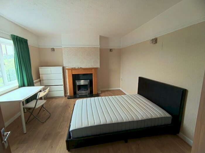 1 Bedroom Semi-Detached House To Rent In Brabazon Road, BS34