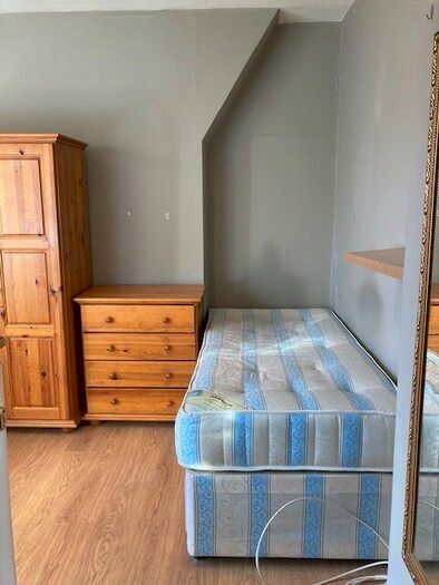 Studio To Rent In Perham Road, West Kensington / Barons Court, London, W14