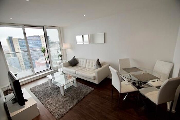 2 Bedroom Flat To Rent In Western Gateway, Royal Docks, London, E16