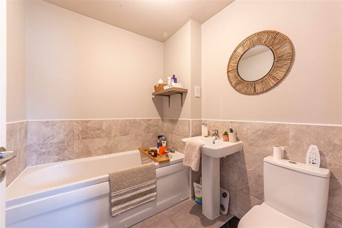 3 Bedroom Town House For Sale In Rhodfa'r Hebog, Pontrhydyrun, Cwmbran, NP44