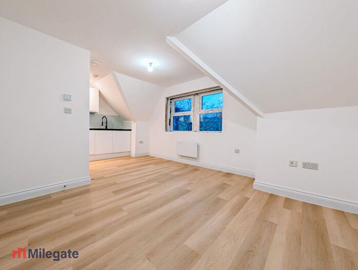 1 Bedroom Flat To Rent In High Street, Beckenham, BR3