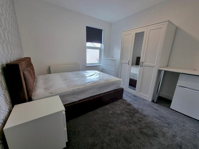 1 Bedroom Property To Rent In Ashburnham Road, Luton, Bedfordshire, LU1