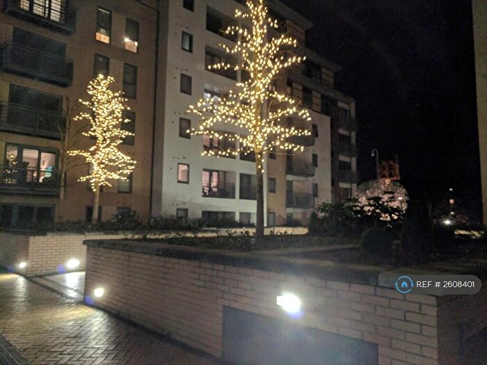 2 Bedroom Flat To Rent In Cromwell Court, Leeds, LS10