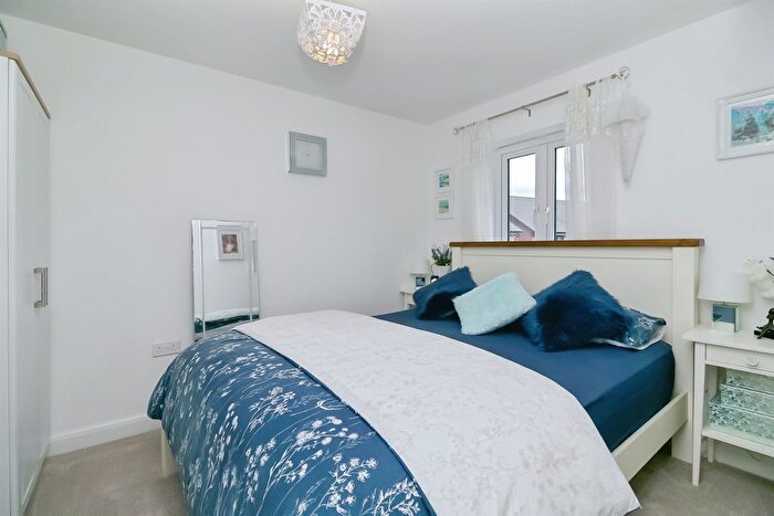 3 Bedroom End Terrace House For Sale In Ffordd Pentre, Barry, CF62
