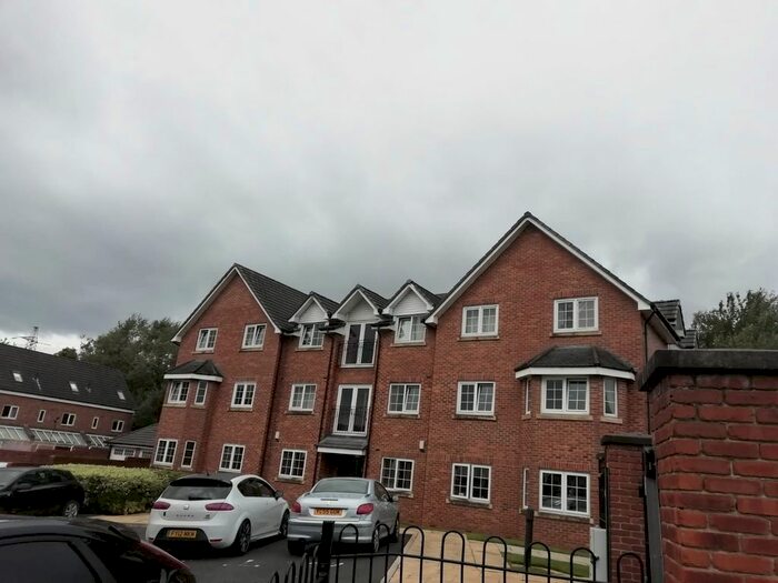 2 Bedroom Flat To Rent In Colliers Grove, Atherton M46