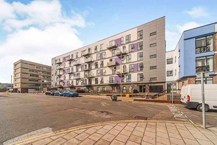 2 Bedroom Property To Rent In Swingate, Stevenage, SG1