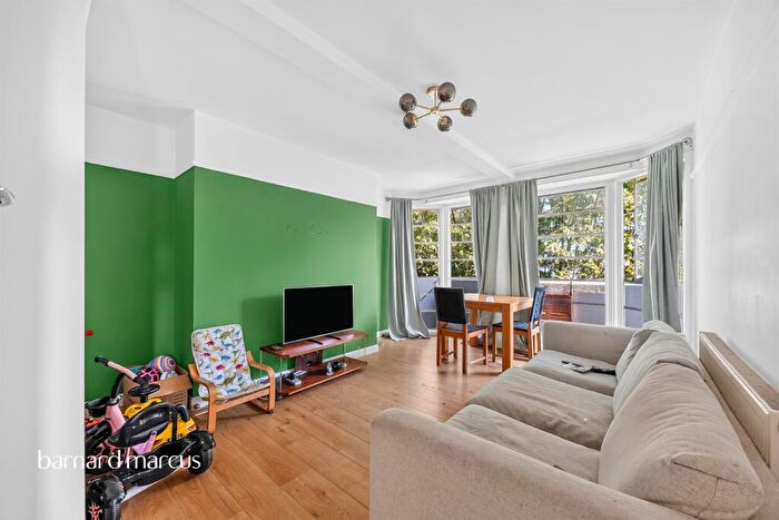 3 Bedroom Flat For Sale In London Road, Thornton Heath, CR7
