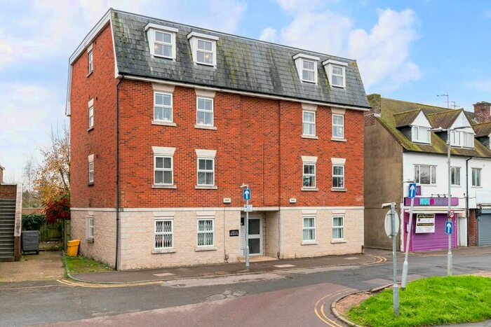 2 Bedroom Flat To Rent In Caxton Lodge, Welham Green, AL9