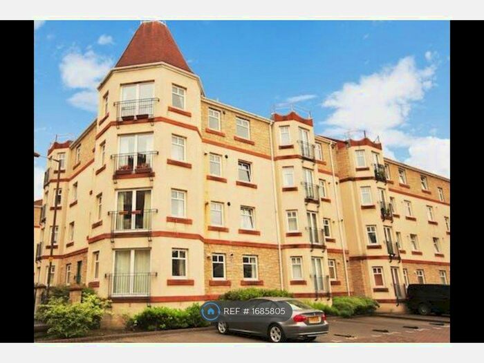 3 Bedroom Flat To Rent In Sinclair Place, Edinburgh, EH11