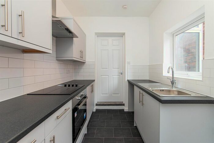 2 Bedroom Flat To Rent In York Street, Pelaw, Gateshead, NE10