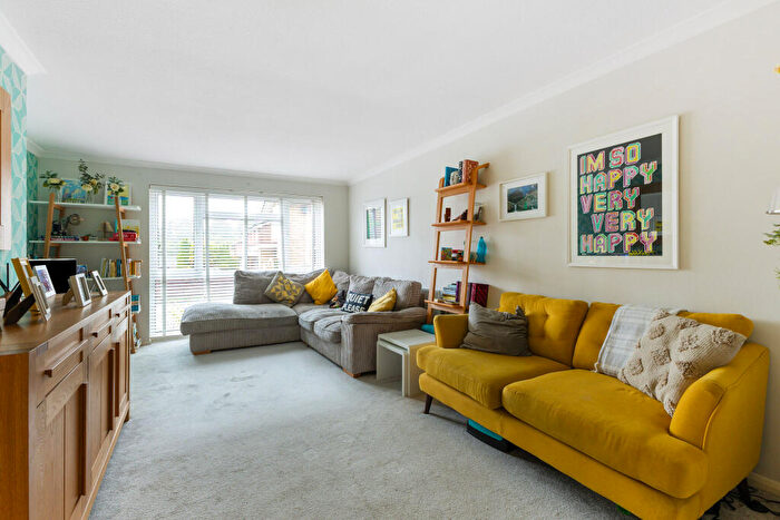 4 Bedroom Detached House For Sale In Stonehouse Road, Liphook, GU30