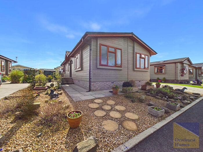 2 Bedroom Park Home For Sale In Lancaster New Road, Garstang, PR3