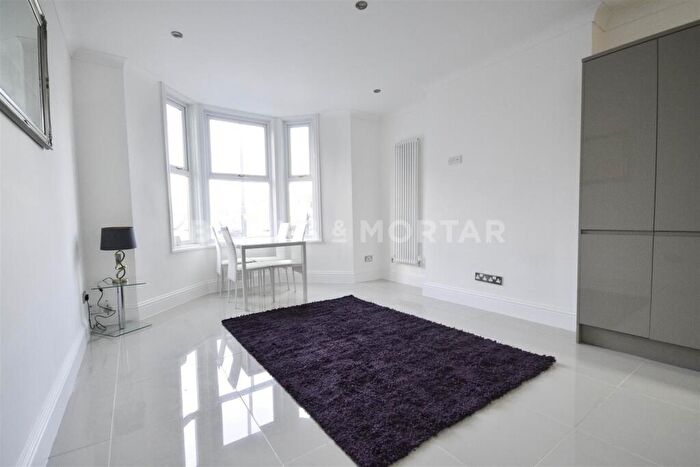 2 Bedroom Flat To Rent In Salters Road, Gosforth, Newcastle Upon Tyne, NE3