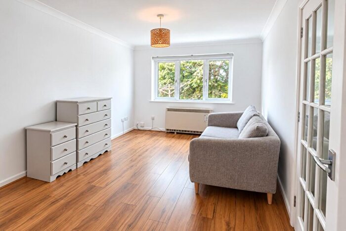 1 Bedroom Flat To Rent In Nathaniel Court, Luther King Close, Walthamstow, Waltham Forest, E17