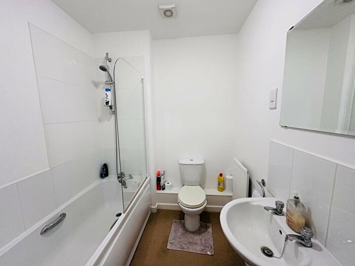 2 Bedroom Apartment To Rent In Guillemot Road, Portishead, BS20