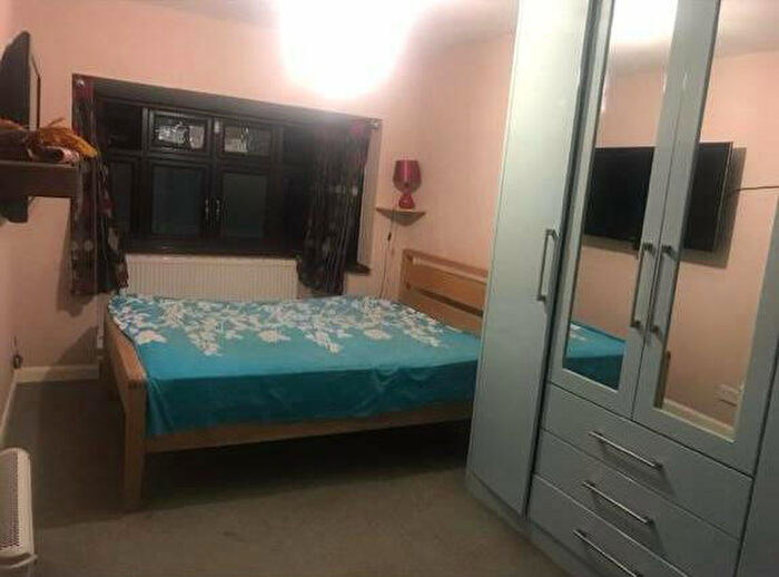 Studio To Rent In St. Andrews Road, Ilford, Essex, IG1