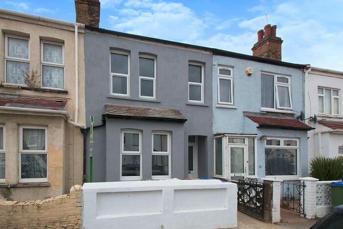 3 Bedroom Terraced House To Rent In Overton Road, London, SE2