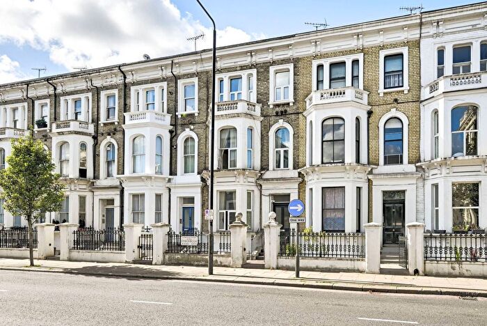 1 Bedroom Flat To Rent In Finborough Road, Earls Court, London, SW10