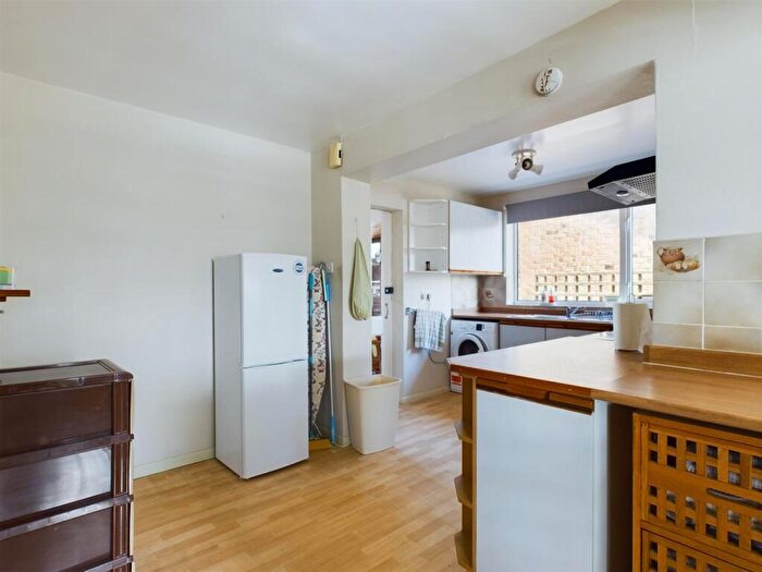 2 Bedroom Detached Bungalow For Sale In Camelot Gardens, Sutton-On-Sea, LN12
