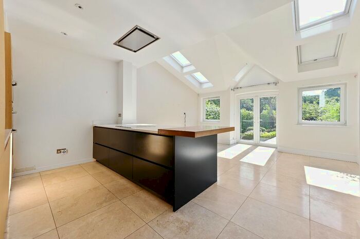 4 Bedroom Terraced House To Rent In Estella Avenue, New Malden, KT3