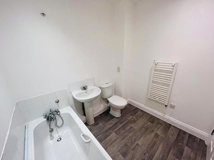 2 Bedroom Flat To Rent In Butler House, - Market Street, Maidenhead, SL6