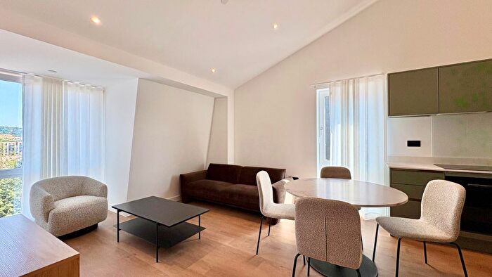1 Bedroom Flat To Rent In Windsor Bridge Road, Bath, BA2