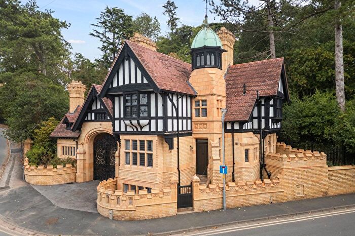 3 Bedroom Detached House For Sale In The Gatehouse, Battle Road, Battenhall, Worcester., WR5