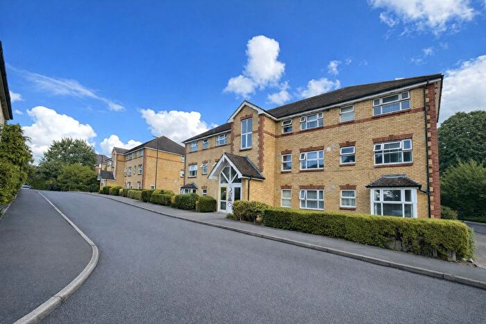 2 Bedroom Flat To Rent In Taylor Close, Hounslow, Greater Lonon, TW3