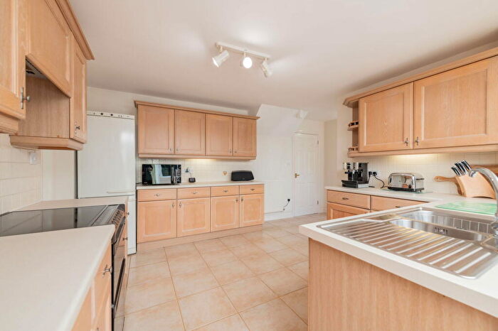 5 Bedroom Detached House For Sale In Courtenay Close, Titchfield Park, Fareham, PO15