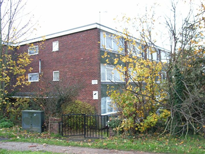 2 Bedroom Flat To Rent In Brunswick Hill, Reading, Berkshire, RG1