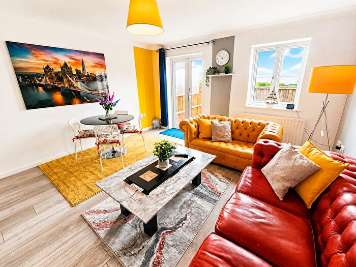 3 Bedroom End Of Terrace House For Sale In Goring Road, Colchester, CO4