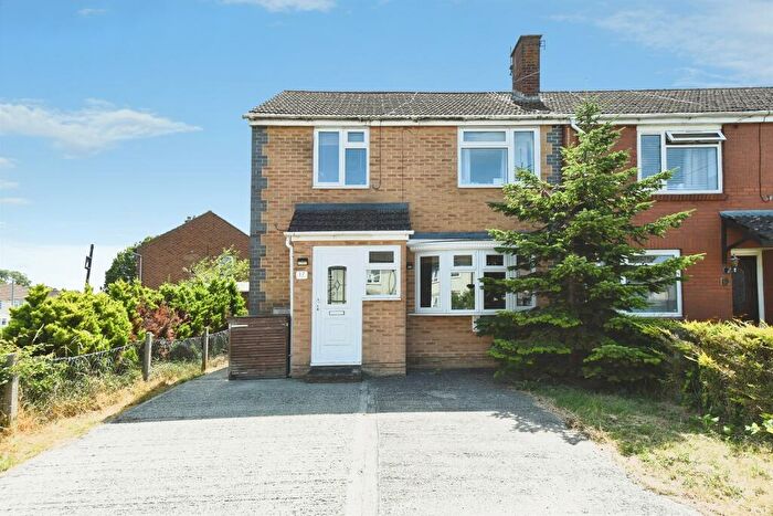 3 Bedroom End Of Terrace House For Sale In Naunton Road, Swindon, SN3
