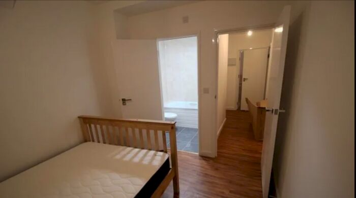 2 Bedroom Flat To Rent In St. Anns Road, Harrow, Greater London, HA1