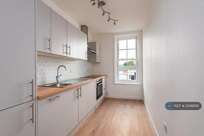 2 Bedroom Flat To Rent In West Street, Sittingbourne, ME10