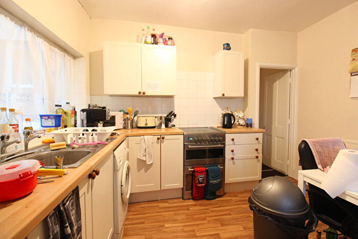 3 Bedroom Terraced House To Rent In Arnold Road, SO17