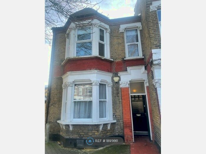 2 Bedroom Flat To Rent In George Lane, London, SE13