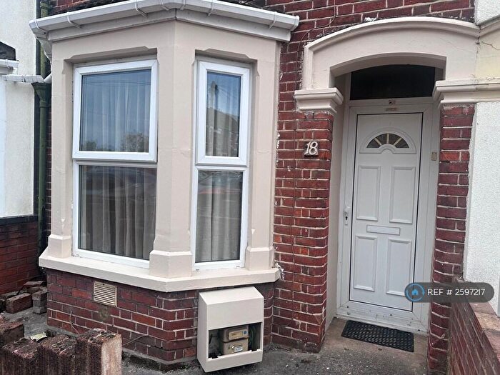 3 Bedroom Terraced House To Rent In Lawrence Street, Bedford, MK40