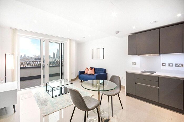 Studio To Rent In St George's Circus, Elephant And Castle, London, SE1