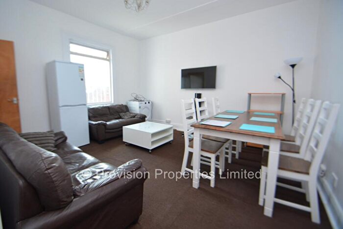 6 Bedroom End Of Terrace House To Rent In Woodsley Road, Hyde Park, Leeds, LS3